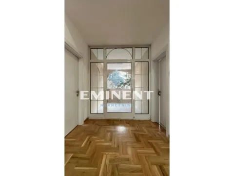 Izdavanje, četvorosoban stan, 140m², Vojvode Vlahovica, Beograd - image 11