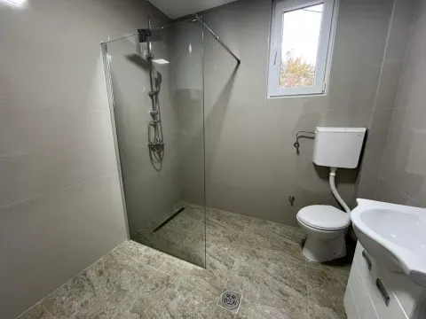 Prodaja, trosoban stan, 85m², Centar, Ćuprija - image 11