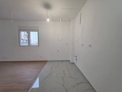 Sale, one bedroom apartment, 65m², Budva, Crna Gora - image 17