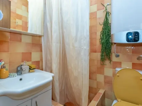 Izdavanje, trosoban stan, 97m², Pod Goricom, Podgorica - image 13