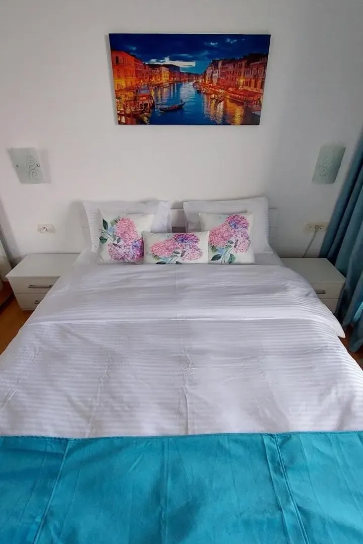 Rent, one bedroom apartment, 45m², Bečići, Budva