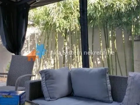 Rent, house, 365m², Uciteljsko Naselje, Zvezdara Sve Podlokacije - image 26