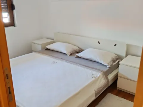 Rent, one bedroom apartment, 40m², Stari Aerodrom, Podgorica - image 2