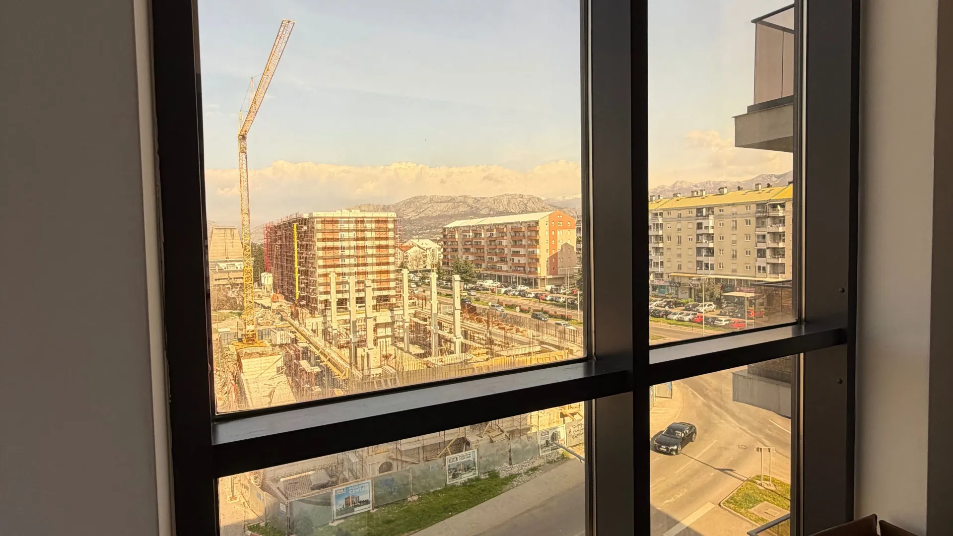 Izdavanje, dvosoban stan, 66m², Stari Aerodrom, Podgorica