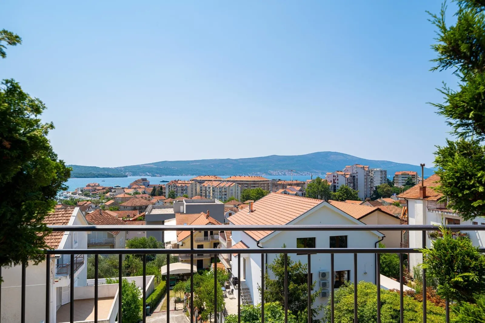 Prodaja, trosoban stan, 77m², Tivat, Crna Gora
