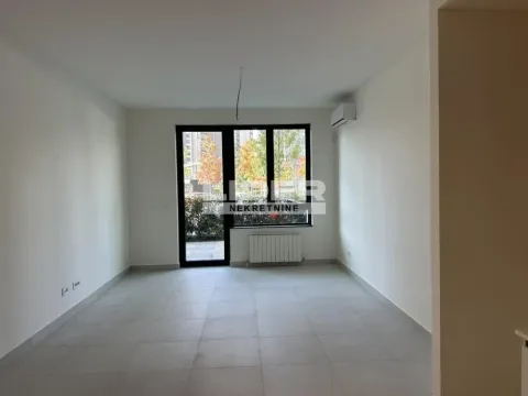Izdavanje, dvosoban stan, 74m², Savski Venac, Beograd - image 2