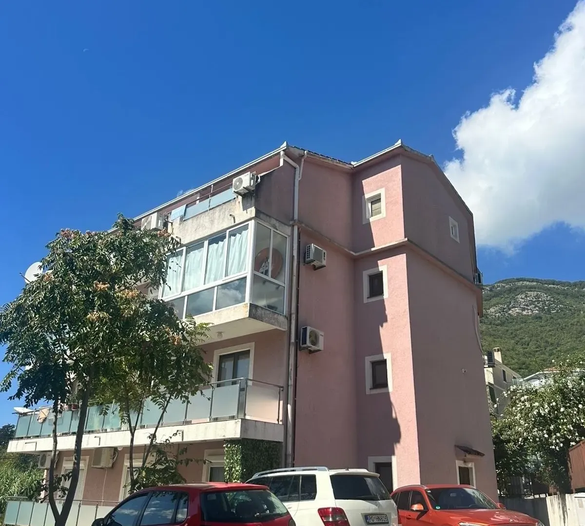 Prodaja, dvosoban stan, 90m², Baošići, Herceg Novi