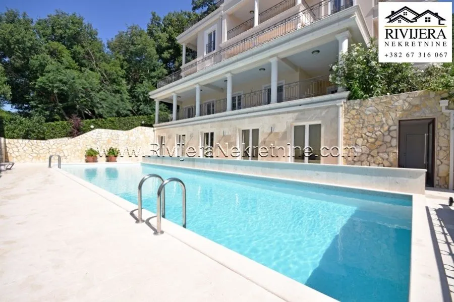 Prodaja, trosoban stan, 165m², Đenovići, Herceg Novi