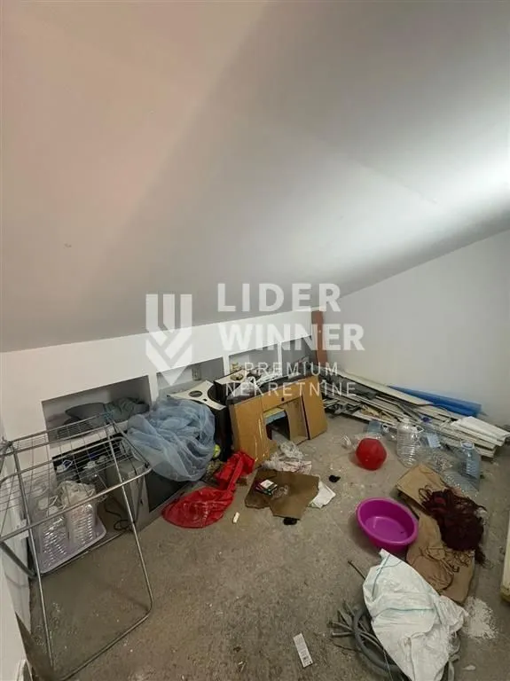 Prodaja, četvorosoban stan, 70m², Arnajevo, Barajevo