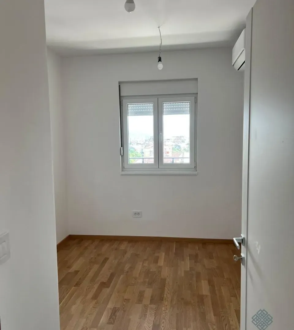 Prodaja, trosoban stan, 104m², Stari Aerodrom, Podgorica