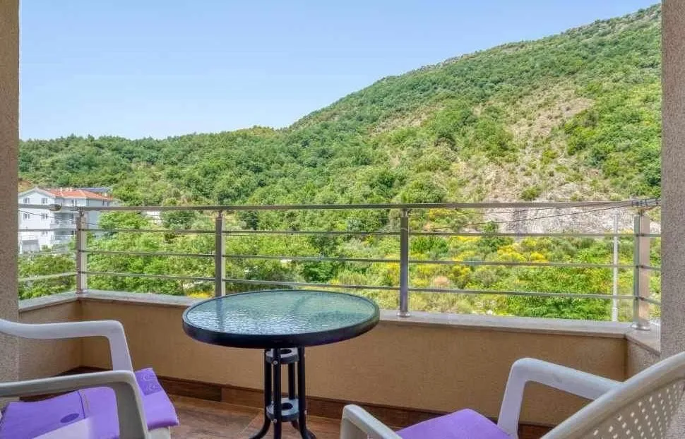 Rent, one bedroom apartment, 55m², Bečići, Budva