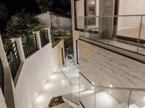 Prodaja, kuća, 285m², Reževići, Budva - image 17