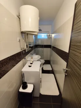 Rent, one bedroom apartment, 57m², Tološi, Podgorica - image 17
