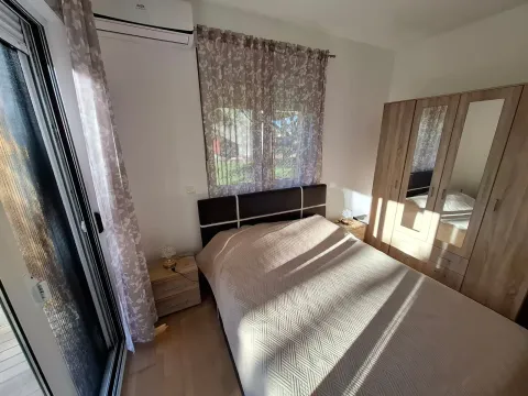 Izdavanje, dvosoban stan, 75m², Dumidran, Tivat - image 10