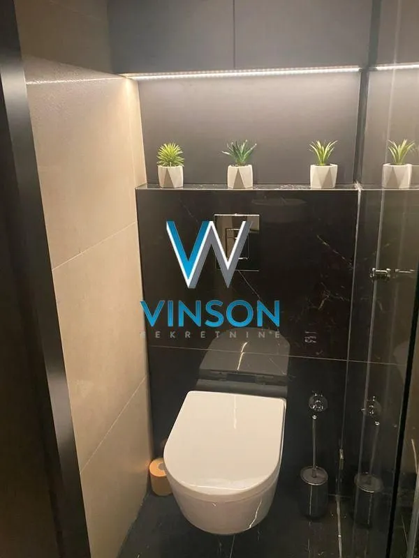 Prodaja, trosoban stan, 122m², Centar, Novi Sad