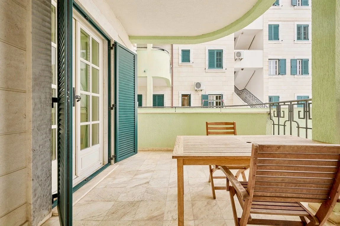 Sale, four bedroom apartment, 131m², Sveti Stefan, Budva