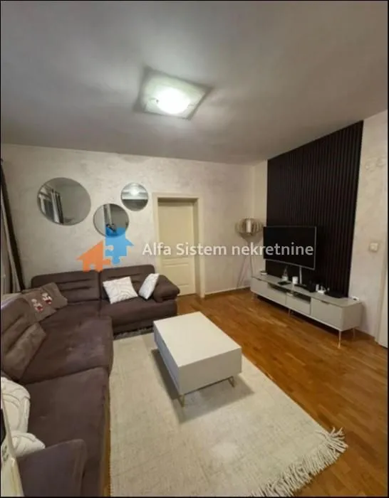 Izdavanje, trosoban stan, 73m², Voždovac Sve Podlokacije, Beograd