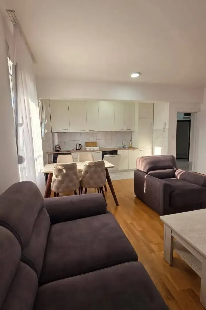 Prodaja, dvosoban stan, 70m², 1 maj, Podgorica