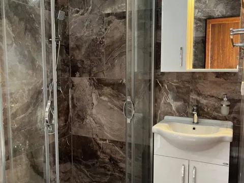 Izdavanje, kuća, 63m², Krimovica, Kotor - image 7