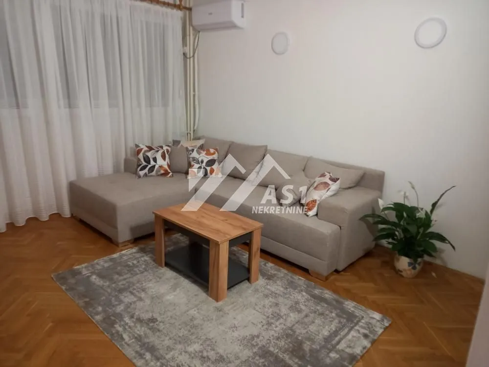 Izdavanje, dvosoban stan, 66m², Bulevar Oslobodjenja, Novi Sad Sve Podlokacije