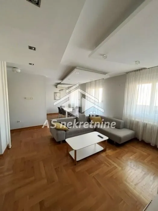 Izdavanje, četvorosoban stan, 120m², Voždovac Sve Podlokacije, Beograd