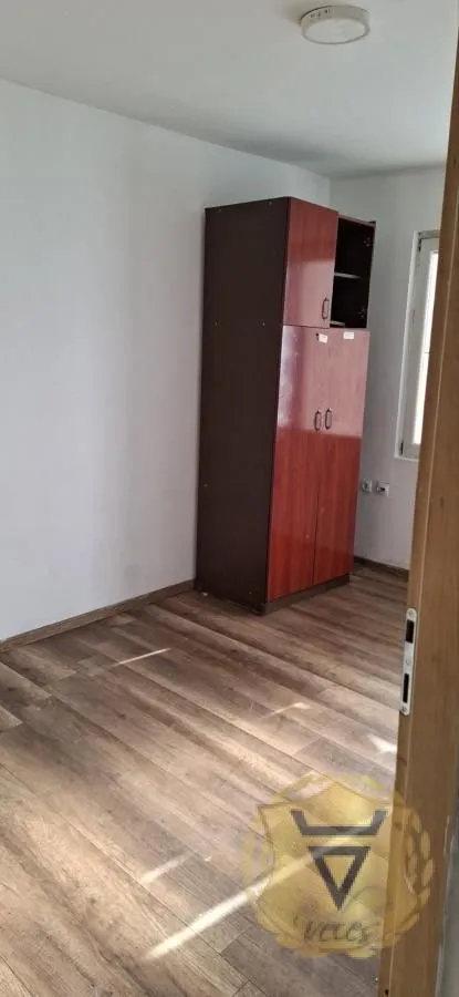 Izdavanje, kuća, 90m², Ledine, Beograd