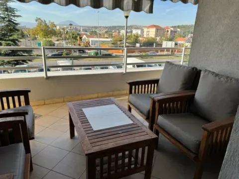 Izdavanje, stan, 87m², Stari Aerodrom, Podgorica - image 4