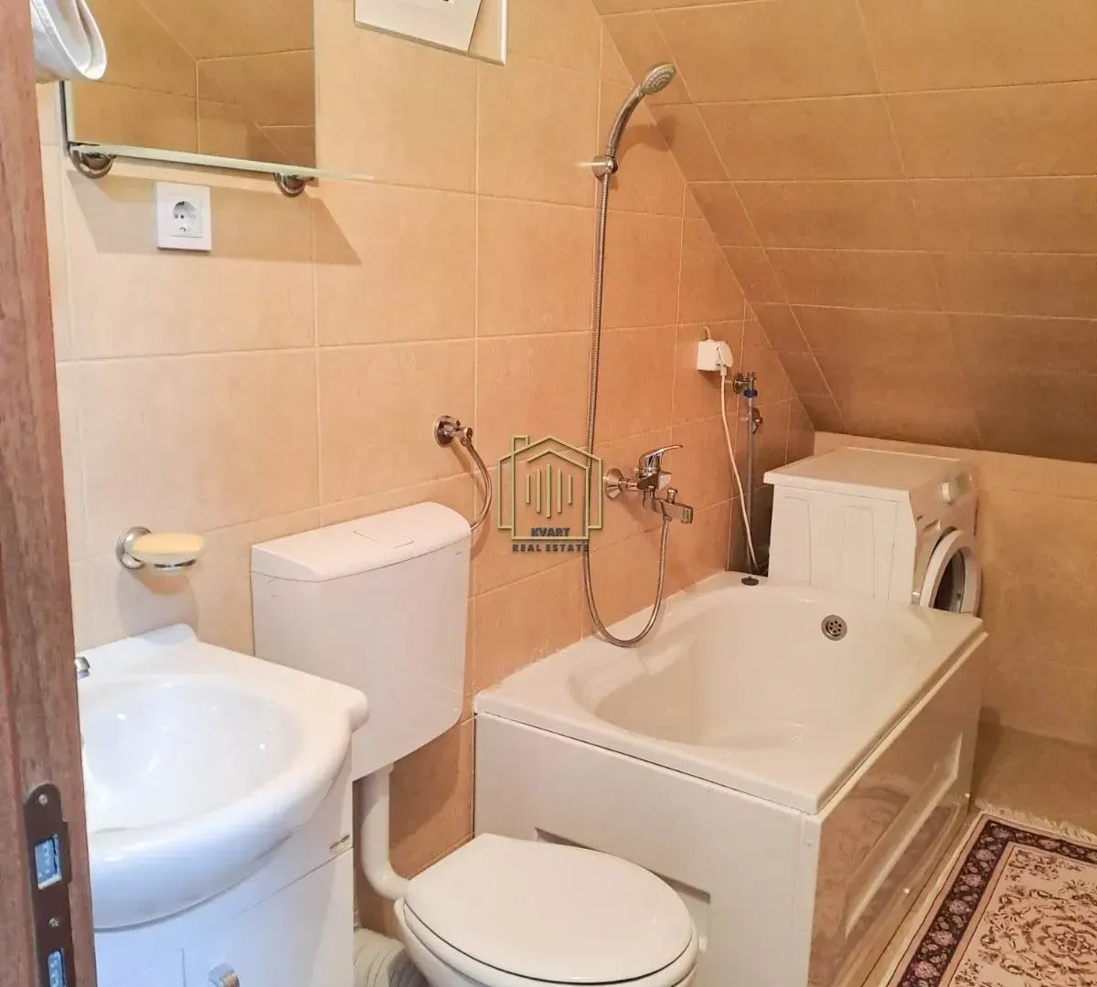 Izdavanje, jednosoban stan, 42m², Zelenika, Podgorica