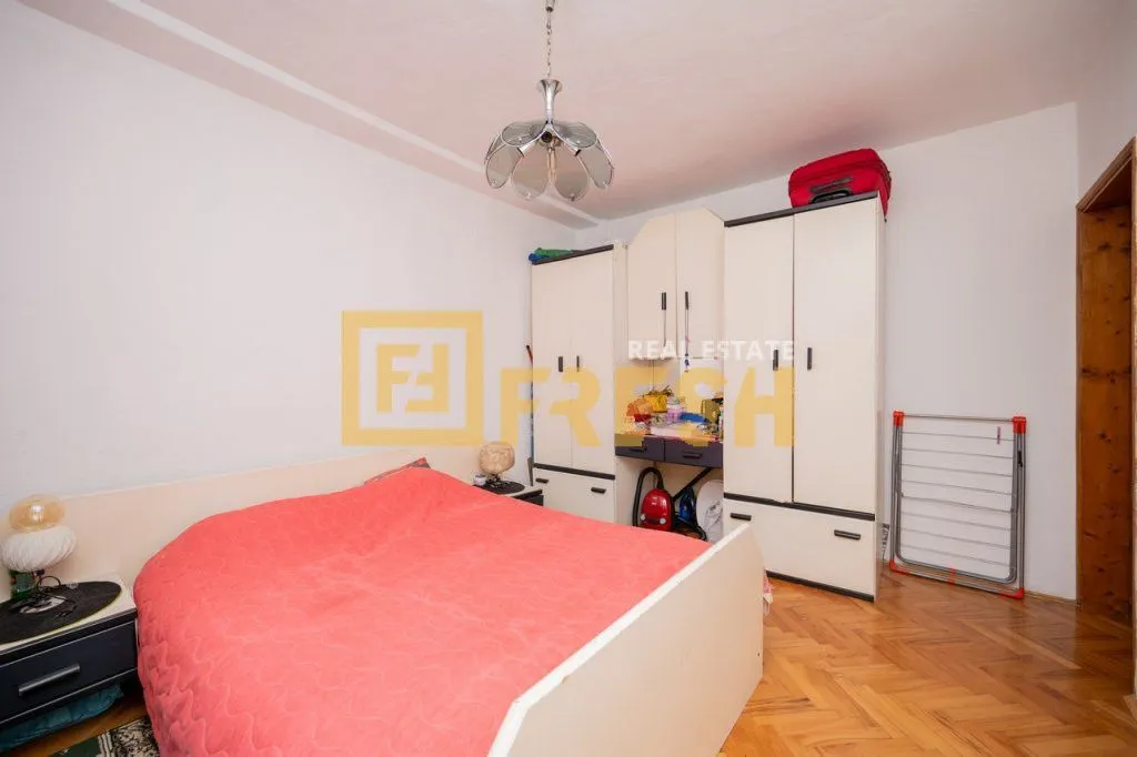 Sale, house, 348m², Stara Varoš, Podgorica