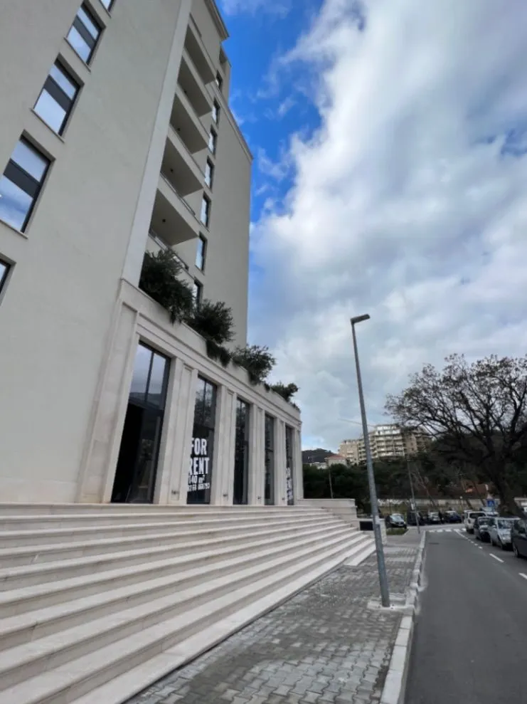 Izdavanje,  poslovni prostor, 180m2, Rafailovići, Budva