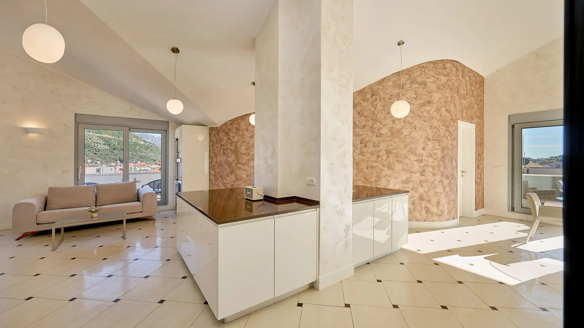 Prodaja, petosoban stan, 181m², Budva, Crna Gora