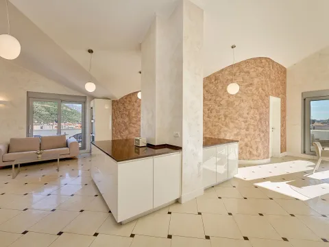 Prodaja, petosoban stan, 181m², Budva, Crna Gora - image 19