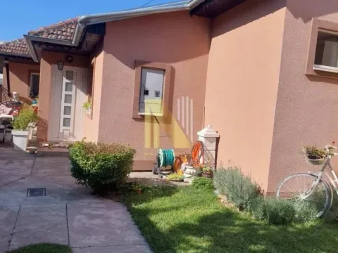 Prodaja, kuća, 102m², Cara Dušana, Novi Sad Sve Podlokacije - image 14