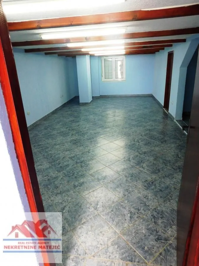 Prodaja, kuća, 264m², Korićani, Kragujevac