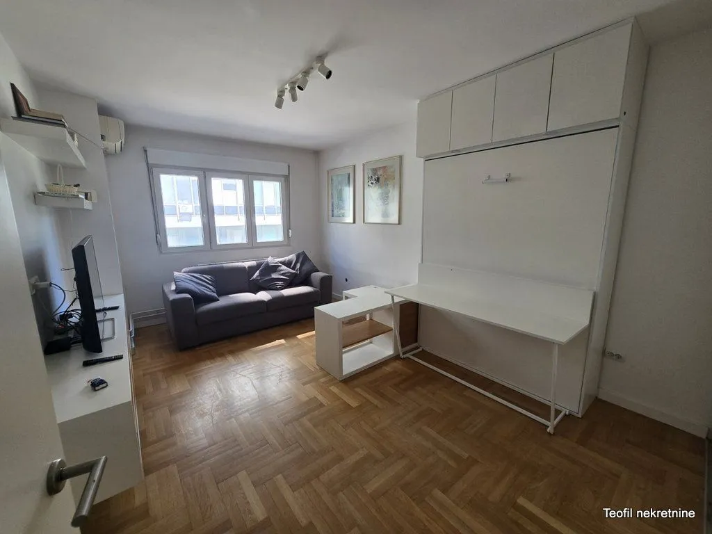 Rent, one bedroom apartment, 40m², Vračar, Šid