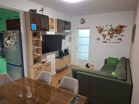 Rent, two bedroom apartment, 60m², Kalimanj, Tivat - image 3
