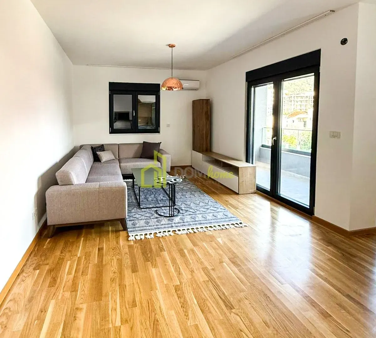 Izdavanje, jednosoban stan, 52m², Šušanj, Bar