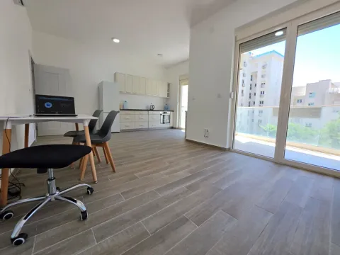 Prodaja, dvosoban stan, 74m², Bečići, Budva - image 3