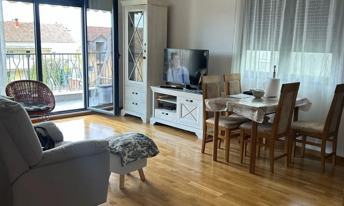 Prodaja, dvosoban stan, 70m², Centar, Tivat