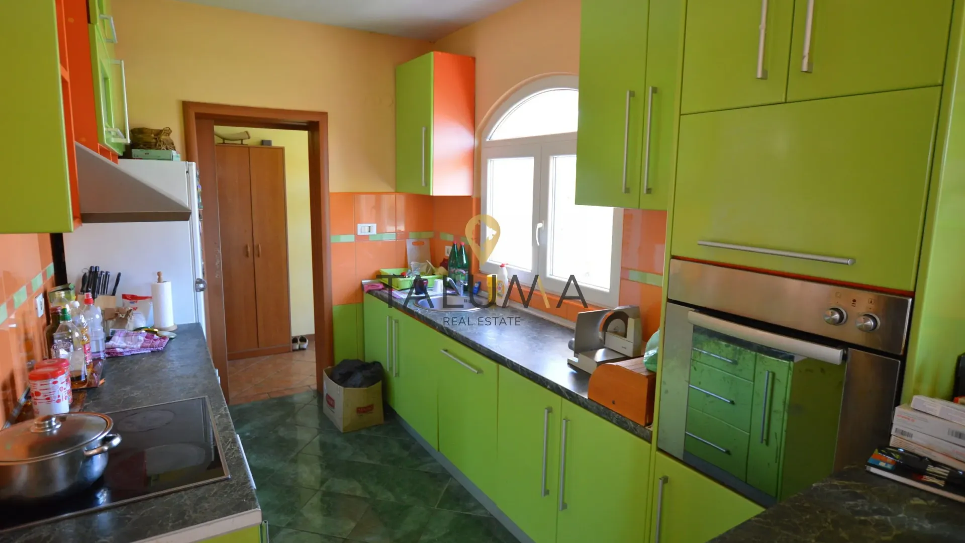Prodaja, kuća, 180m², Donja Gorica, Podgorica