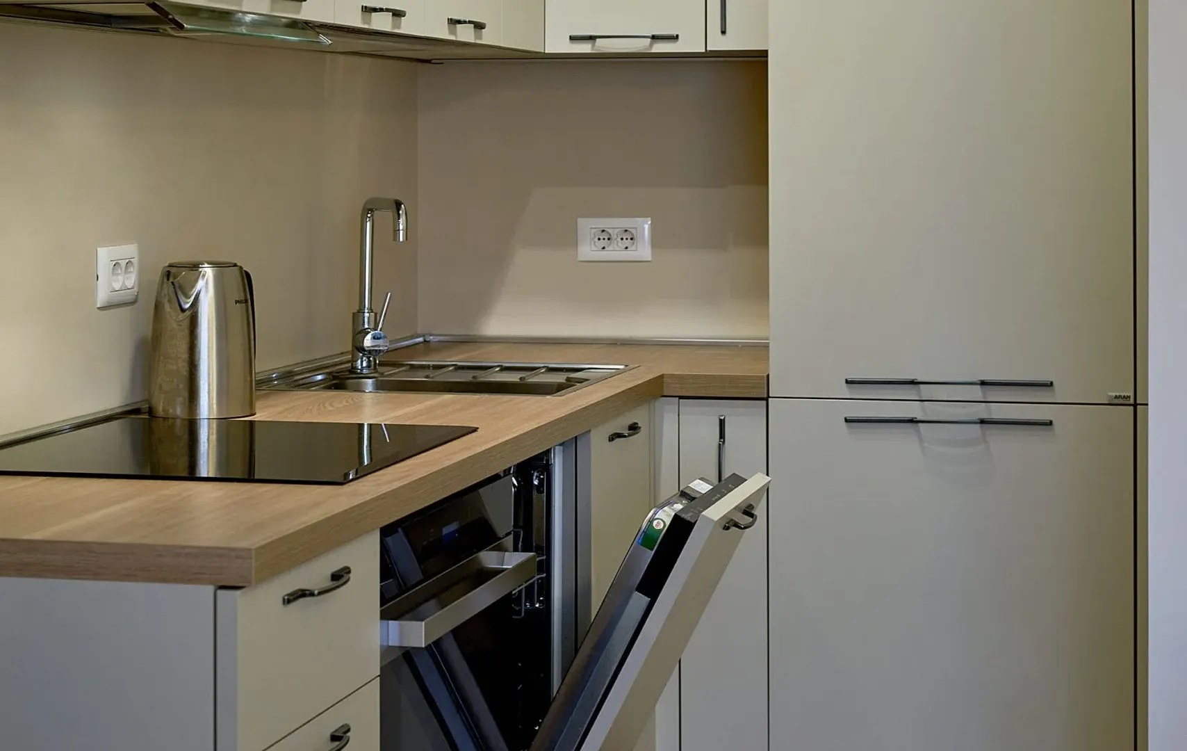 Rent, two bedroom apartment, 58m², Bečići, Budva