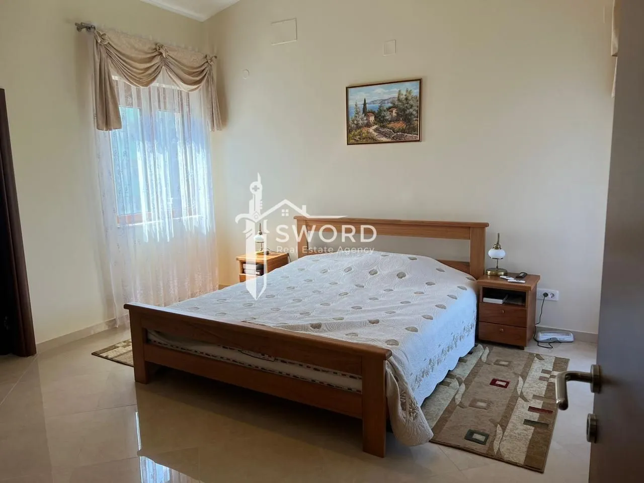 Prodaja, kuća, 270m², Centar, Bar