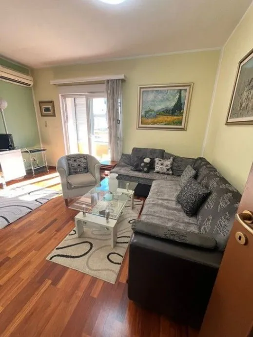 Izdavanje, dvosoban stan, 75m², City Kvart, Podgorica