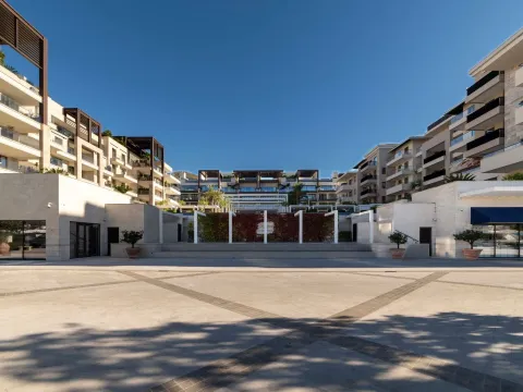 Sale, two bedroom apartment, 140m², Porto Montenegro, Tivat - image 25