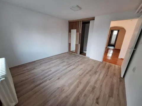 Izdavanje, kuća, 90m², Sremska Kamenica, Petrovaradin - image 4