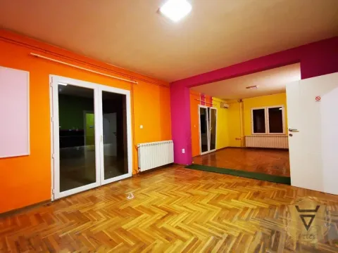 Rent, house, 520m², Voždovac Sve Podlokacije, Beograd