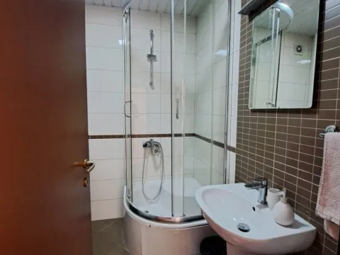 Izdavanje, jednosoban stan, 53m², City Kvart, Podgorica - image 20