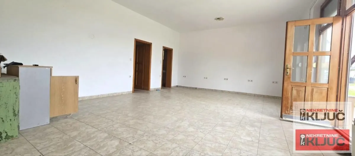 Izdavanje, poslovni prostor, 60m², Futog, Novi Sad Sve Podlokacije