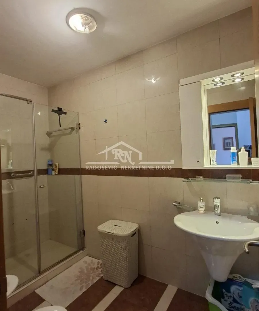 Sale, four bedroom apartment, 127m², Autokomanda, Voždovac Sve Podlokacije