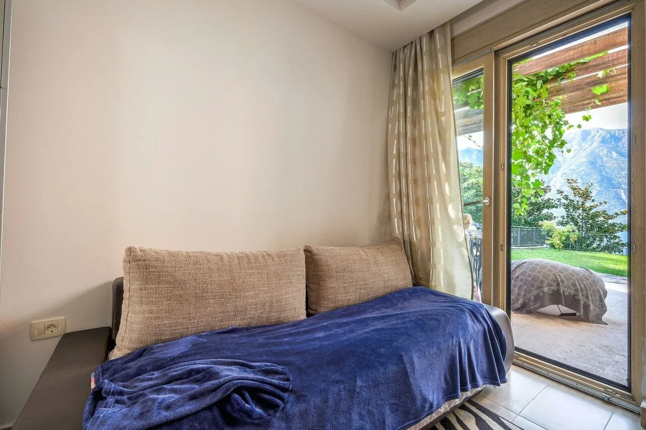 Prodaja, dvosoban stan, 67m², Kostanjica, Kotor